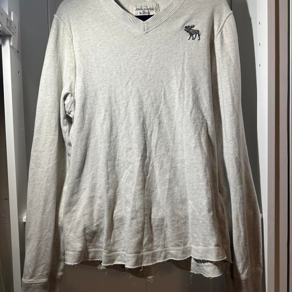 Abercrombie & Fitch Gray V-neck Sweater Size XXL‎